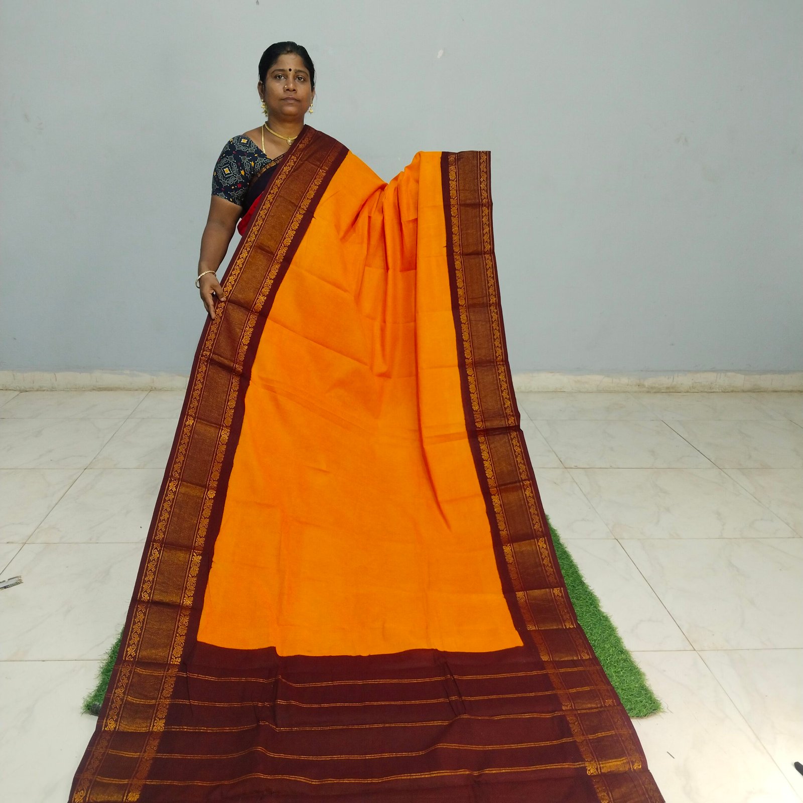 Tissue Border Sungudi Cotton Saree – Without Blouse (100 Count)