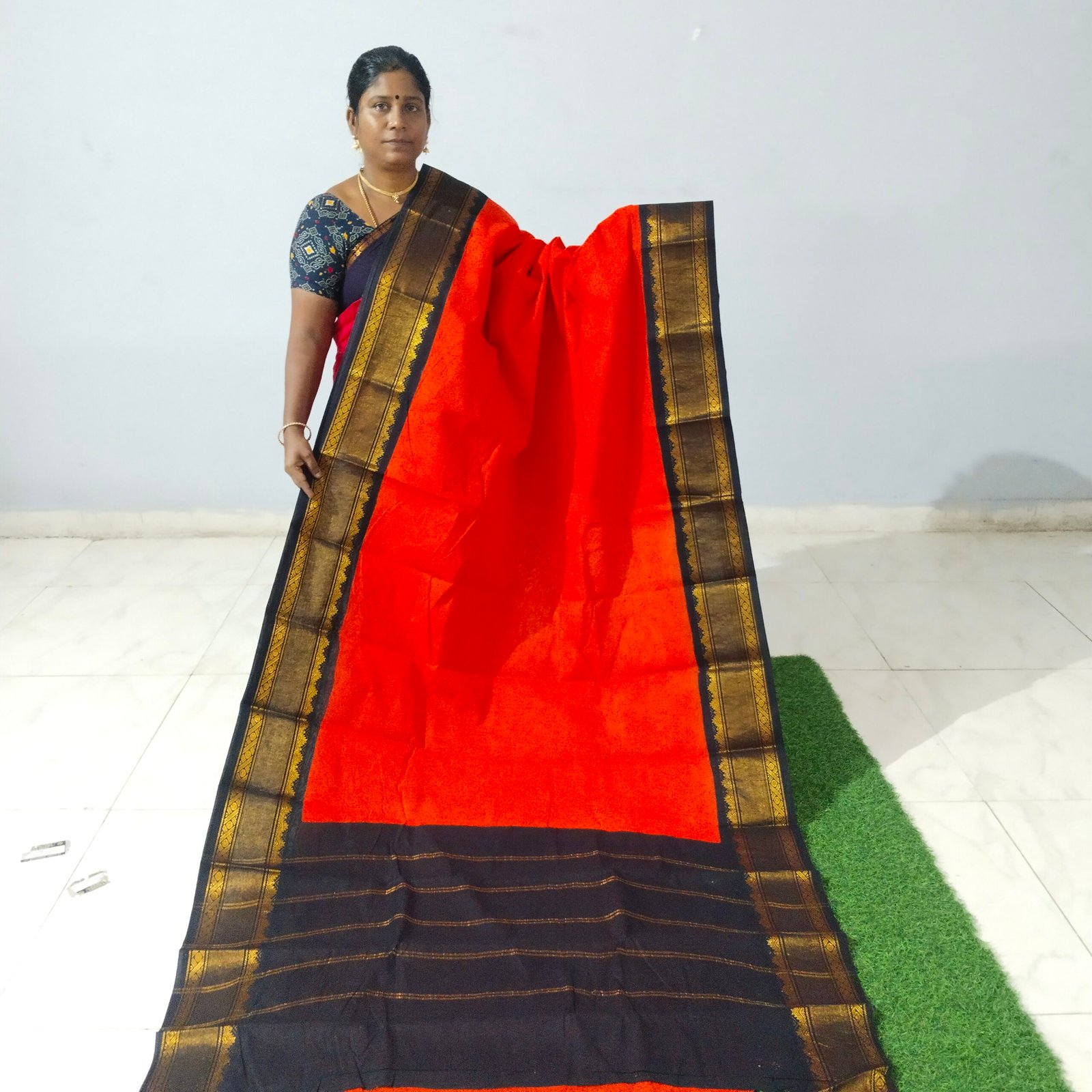 Tissue Border Sungudi Cotton Saree – Without Blouse (100 Count)