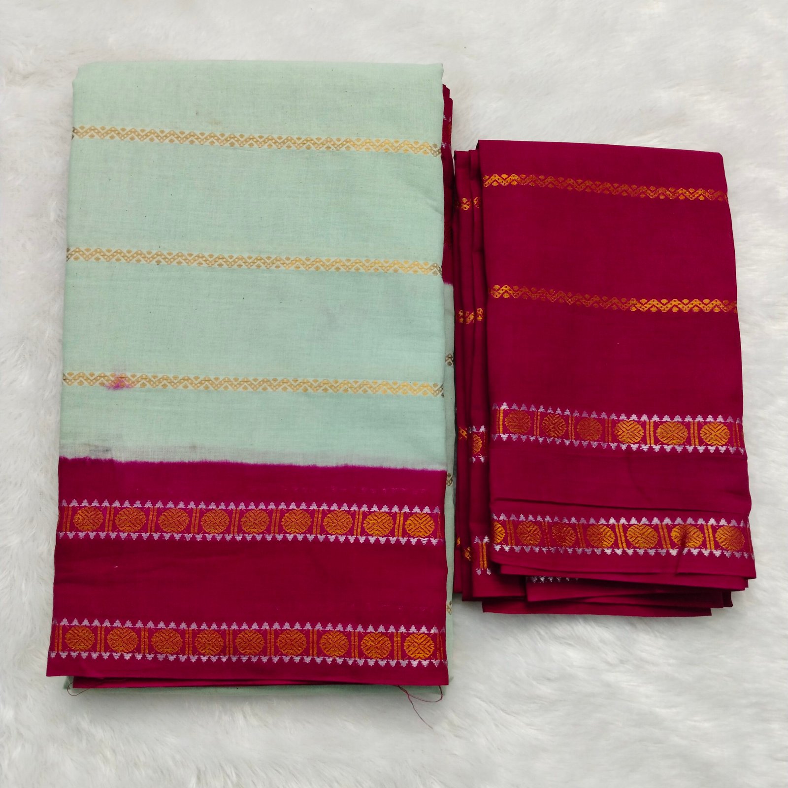 Dollar Pet Velthari Sungudi Cotton Saree (With Blouse) Lite Blue Body with Dark Pink Border