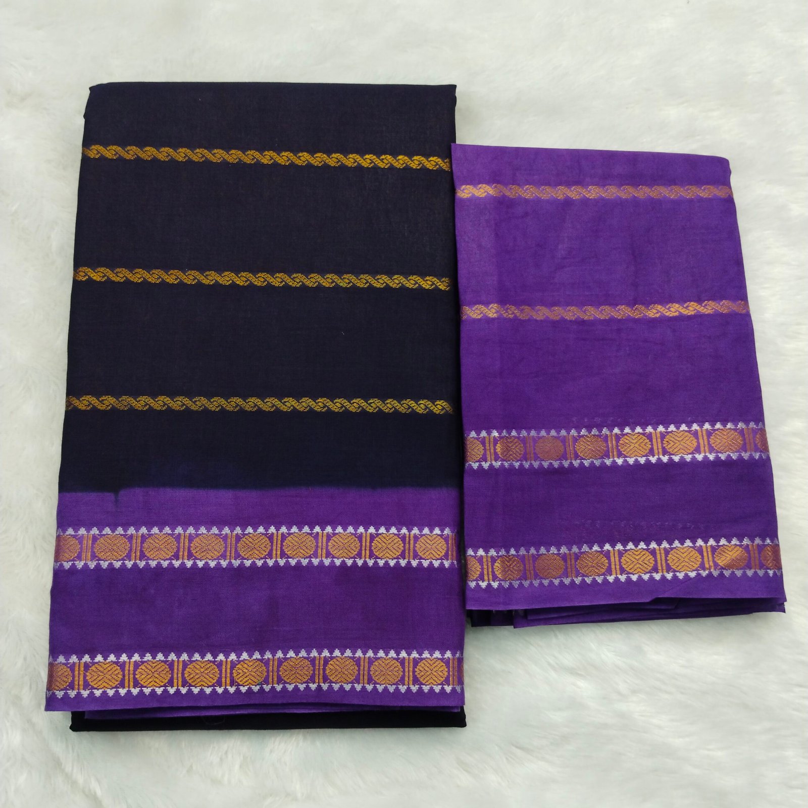 Dollar Pet Velthari Sungudi Cotton Saree (With Blouse) Navy Blue Body with Dark Lavender Border