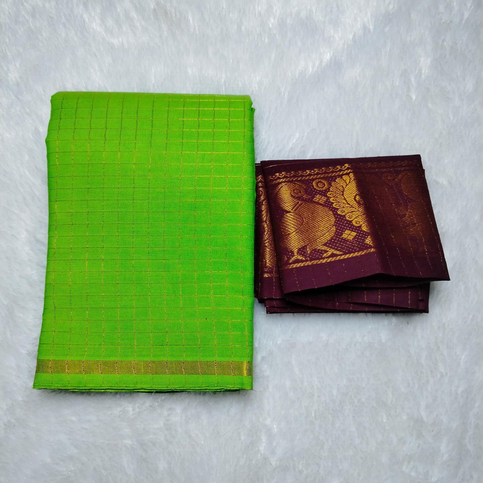 Elegant Pentex Kattam Sungudi Cotton Saree in Parrot Green and Maroon checks, featuring a blouse piece, 5.5m length, and borderless style.