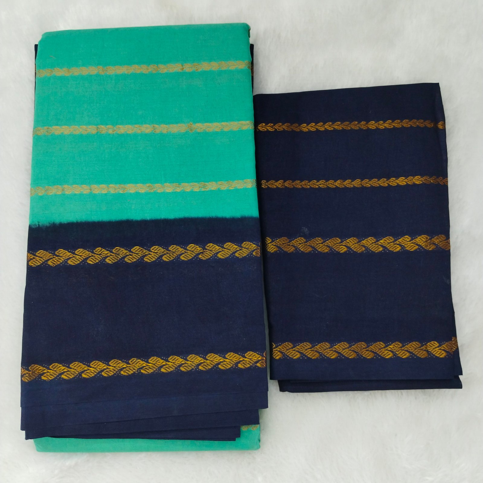 Leaf Velthari Sungudi Cotton Saree – Sea Blue Body with Navy Blue Border & Blouse