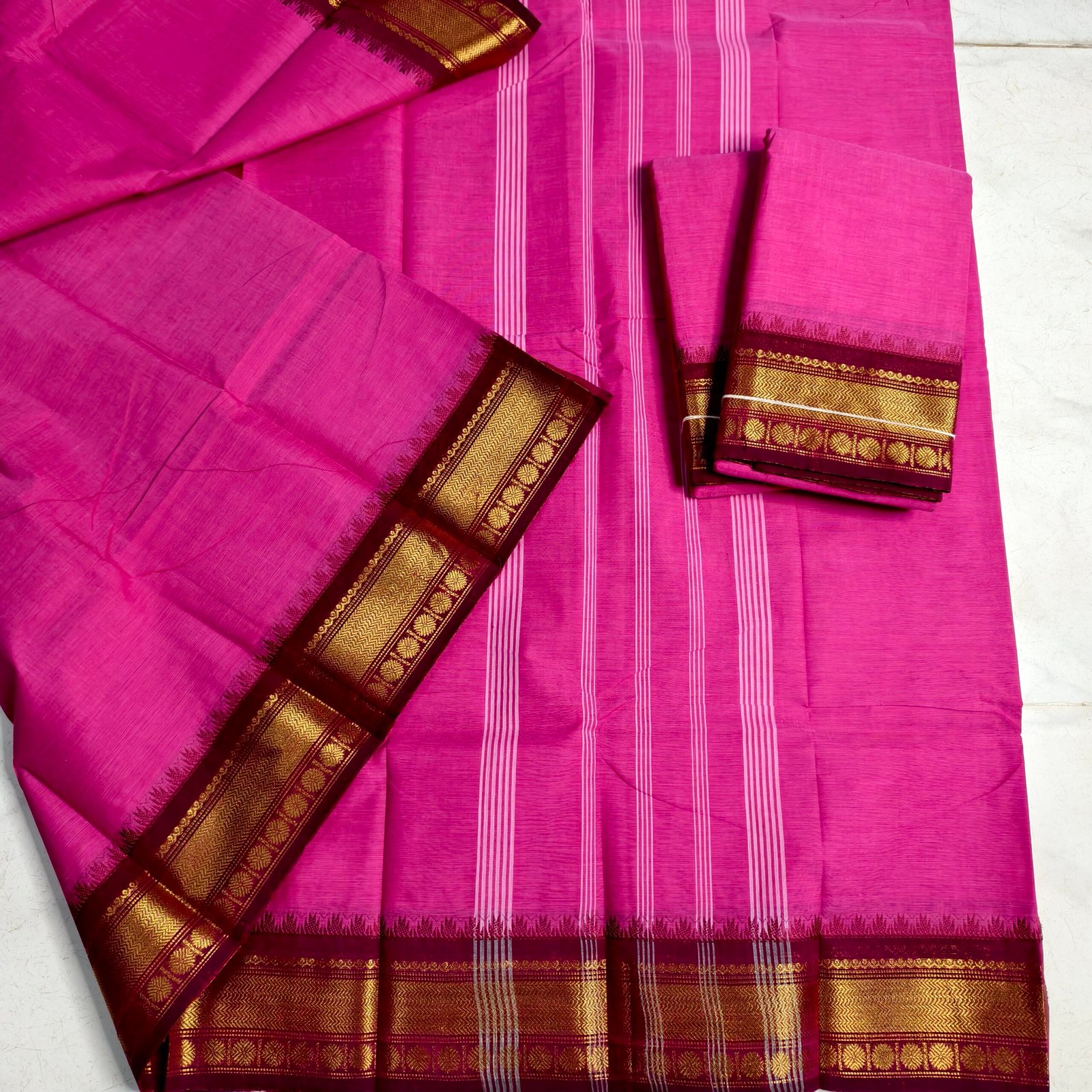 Authentic Chettinadu cotton saree woven in 100-count pure cotton, without blouse — lightweight, breathable, and perfect for traditional elegance and daily wear.