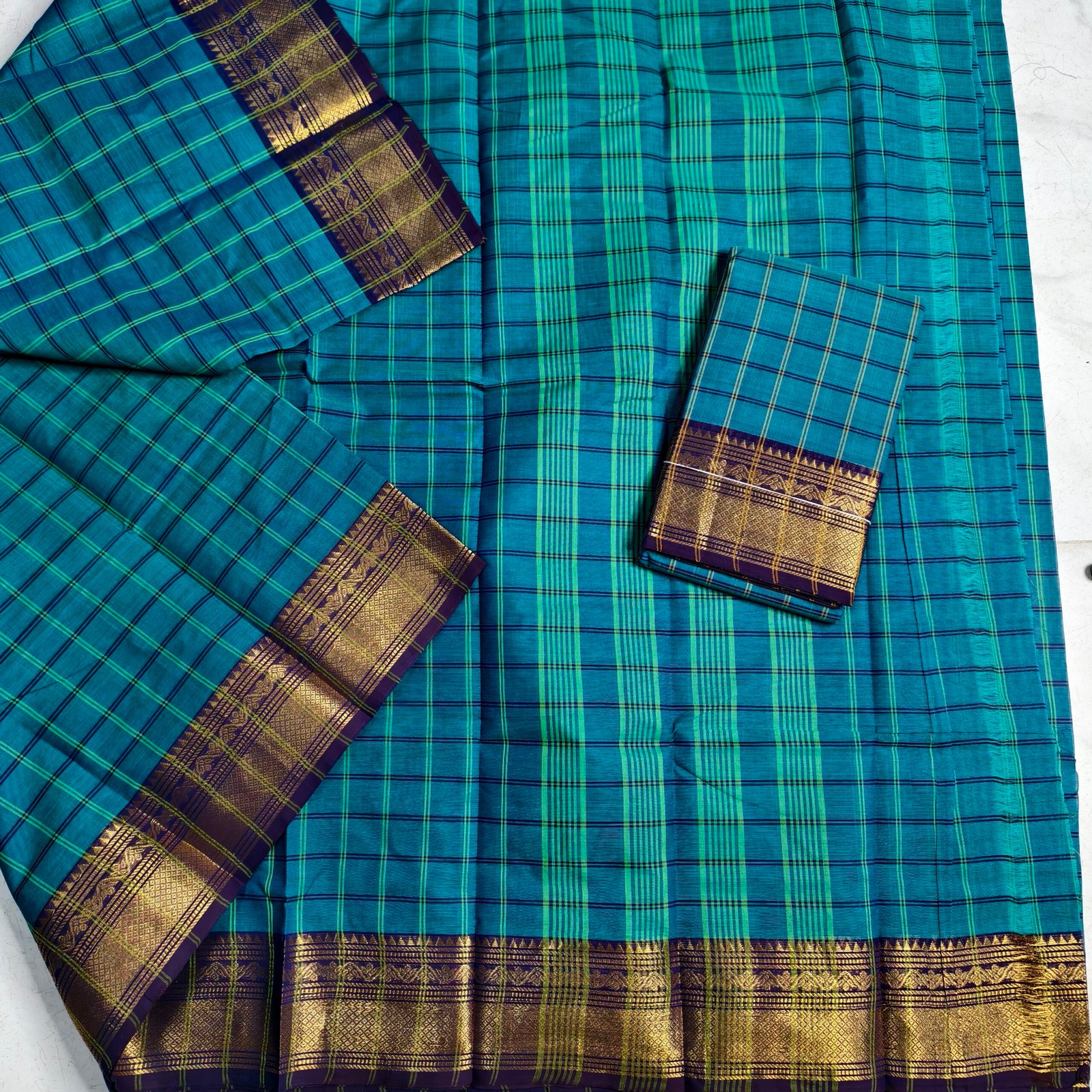 Authentic Chettinadu cotton saree woven in 100-count pure cotton, without blouse — lightweight, breathable, and perfect for traditional elegance and daily wear.